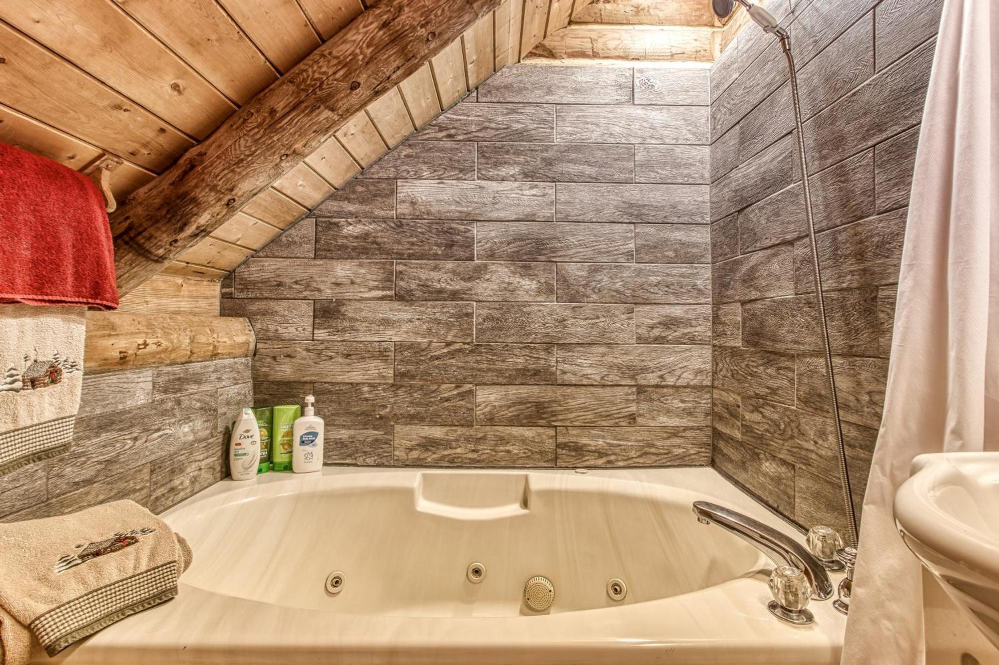 Very Private, Real Log Cabin With Hot Tub! Sevierville Ngoại thất bức ảnh